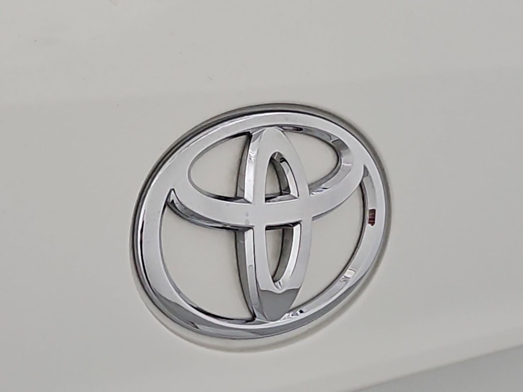 Thumbnail: 2020 Toyota Highlander - 7