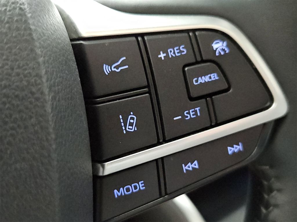 Thumbnail: 2022 Toyota Highlander - 32