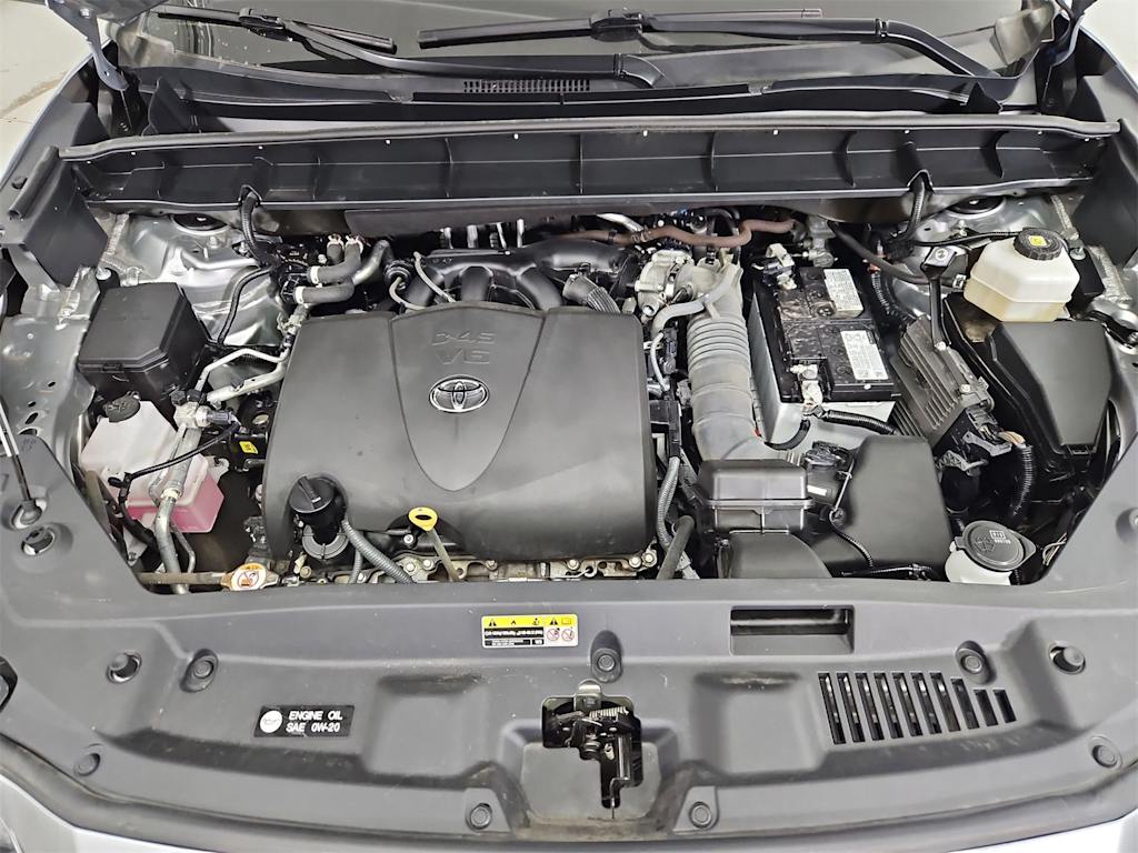 Thumbnail: 2022 Toyota Highlander - 9