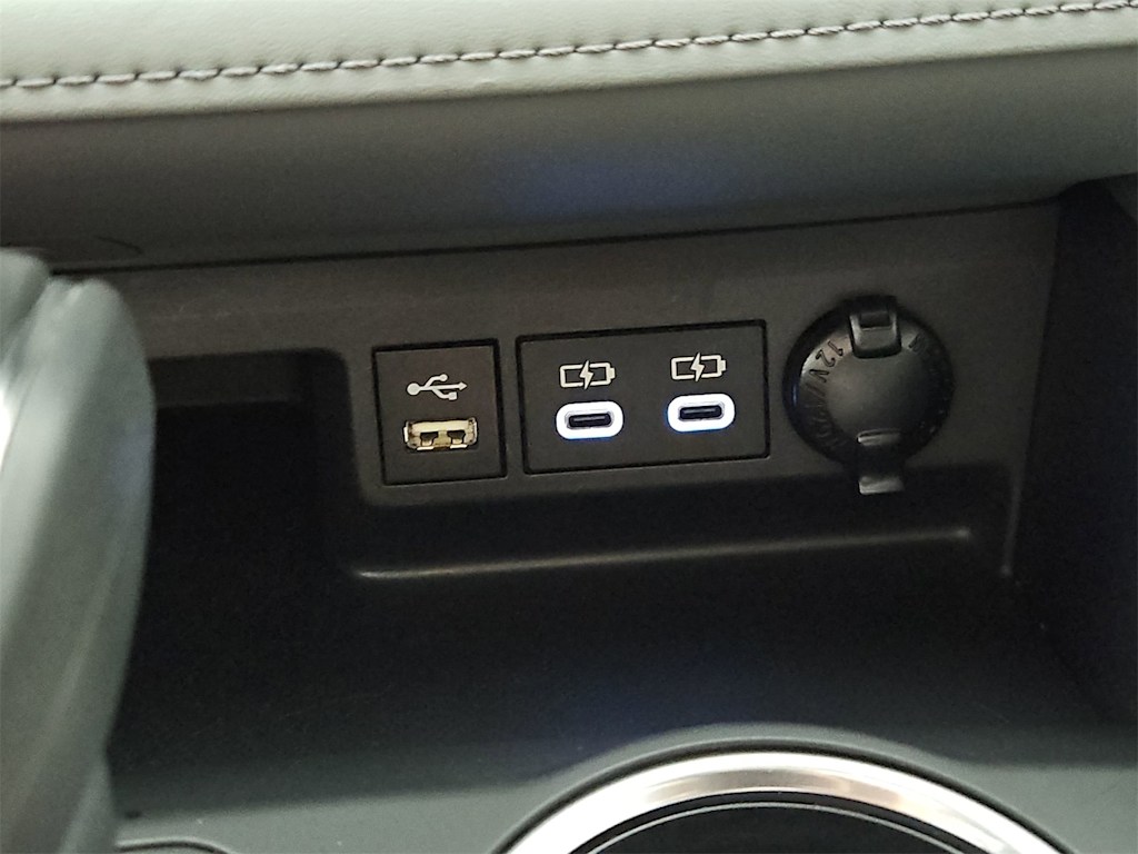 Thumbnail: 2022 Toyota Highlander - 37