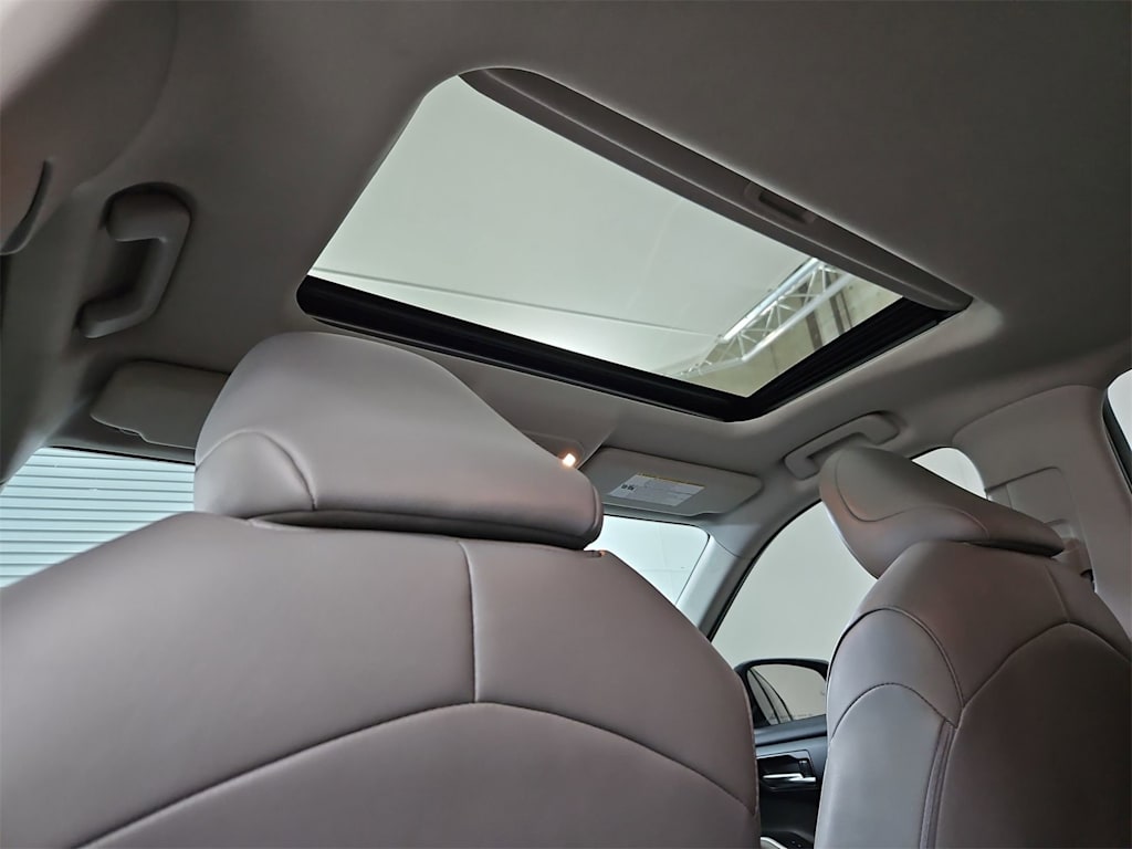 Thumbnail: 2022 Toyota Highlander - 29