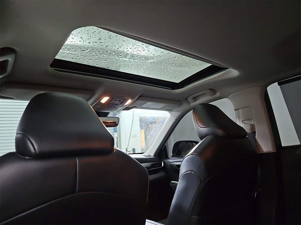 Thumbnail: 2022 Toyota Highlander - 29