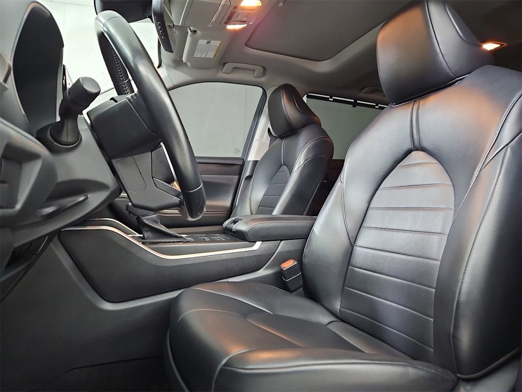 Thumbnail: 2022 Toyota Highlander - 11