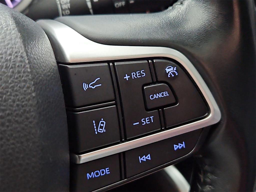 Thumbnail: 2022 Toyota Highlander - 32