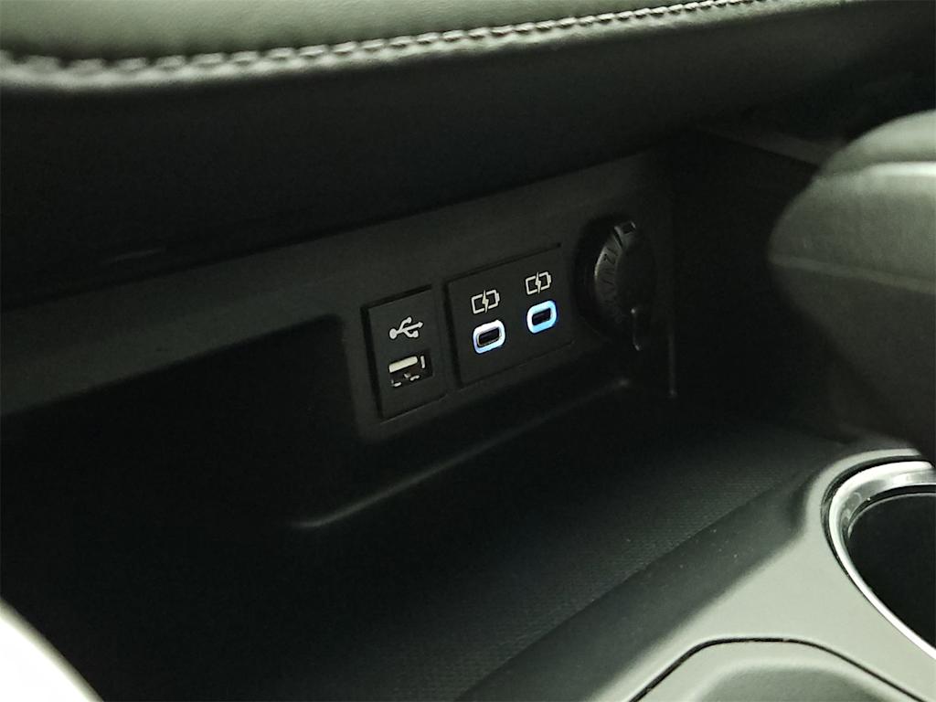 Thumbnail: 2022 Toyota Highlander - 37