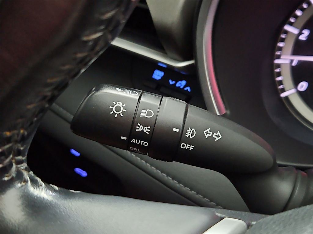 Thumbnail: 2022 Toyota Highlander - 33