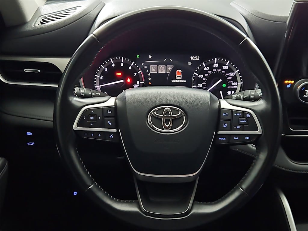 Thumbnail: 2022 Toyota Highlander - 14