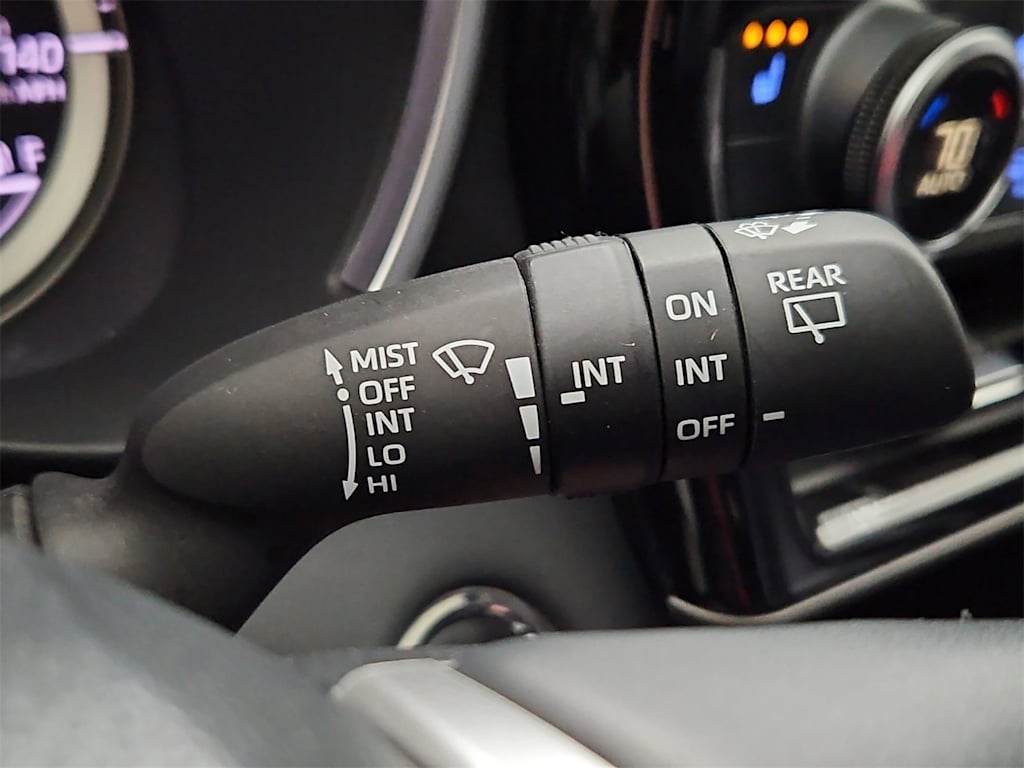 Thumbnail: 2022 Toyota Highlander - 17