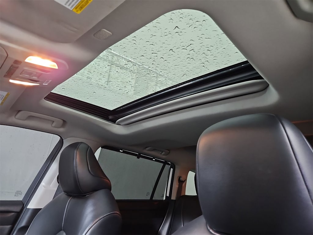 Thumbnail: 2022 Toyota Highlander - 27