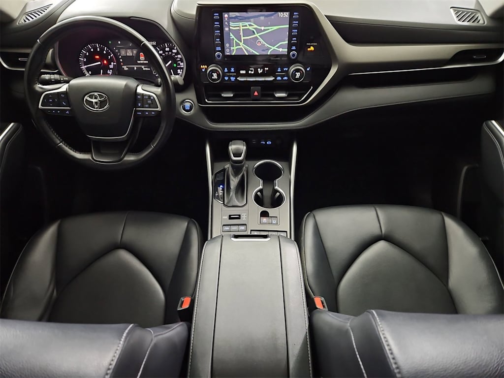 Thumbnail: 2022 Toyota Highlander - 10