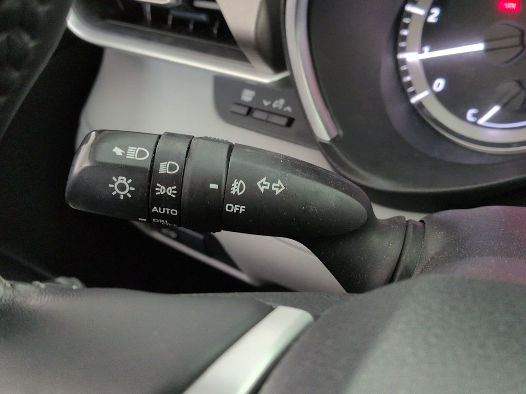 Thumbnail: 2023 Toyota Highlander - 32