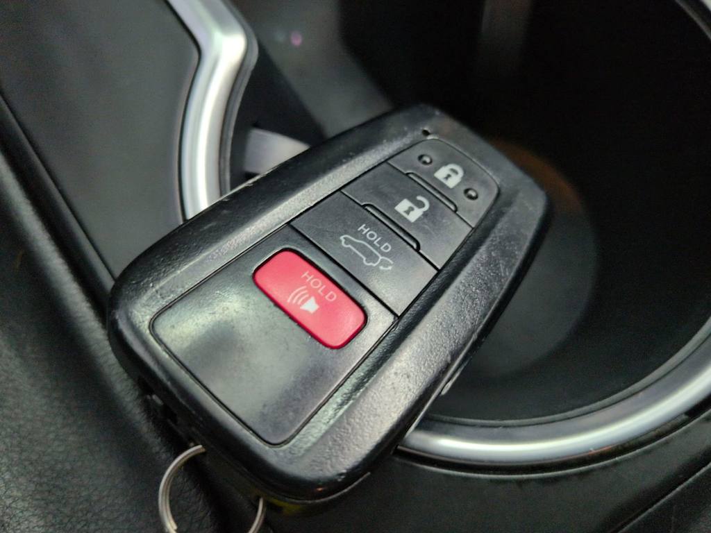 Thumbnail: 2023 Toyota Highlander - 19