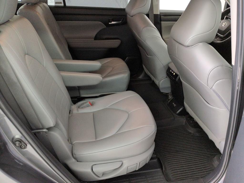 Thumbnail: 2023 Toyota Highlander - 27