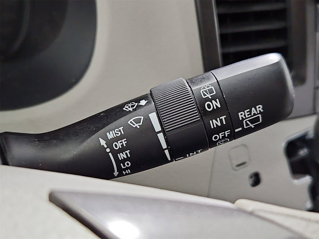 Thumbnail: 2014 Toyota Sienna - 17