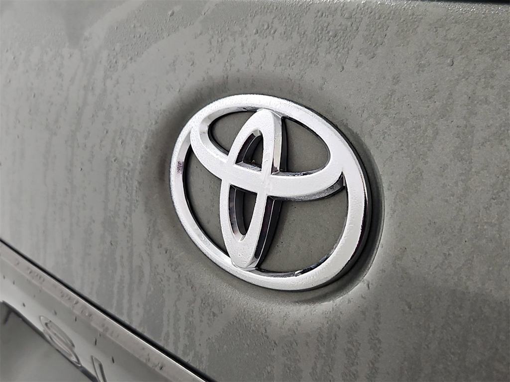 Thumbnail: 2014 Toyota Sienna - 7