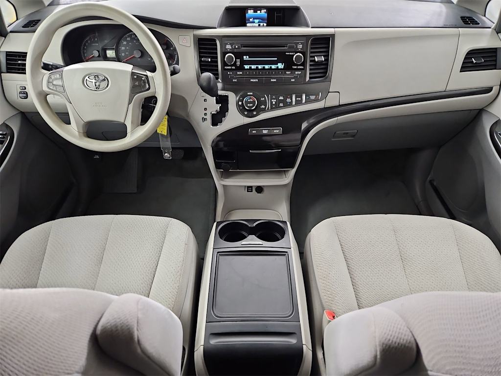 Thumbnail: 2014 Toyota Sienna - 10