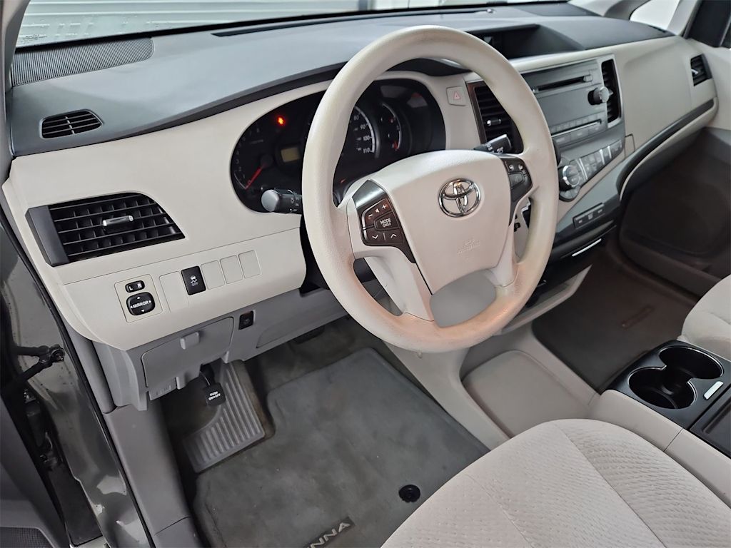 Thumbnail: 2014 Toyota Sienna - 2