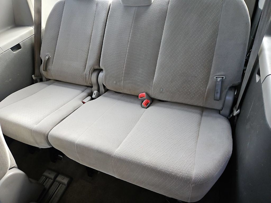 Thumbnail: 2018 Toyota Sienna - 36