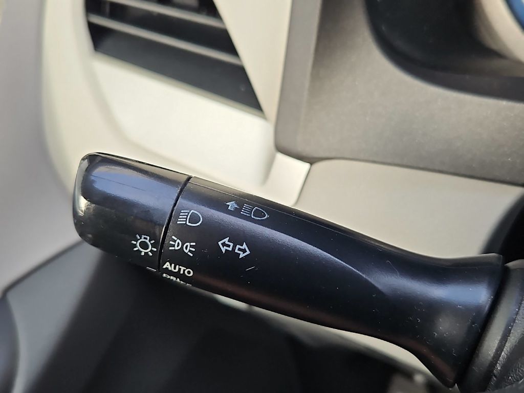 Thumbnail: 2018 Toyota Sienna - 16
