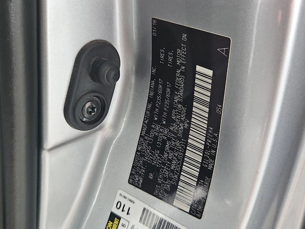 Thumbnail: 2018 Toyota Sienna - 19