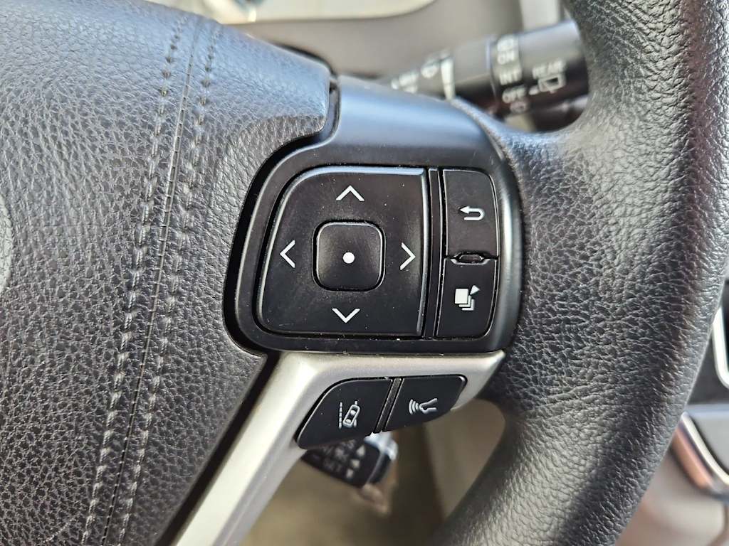 Thumbnail: 2018 Toyota Sienna - 29