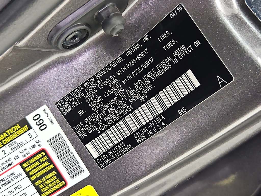 Thumbnail: 2016 Toyota Sienna - 20