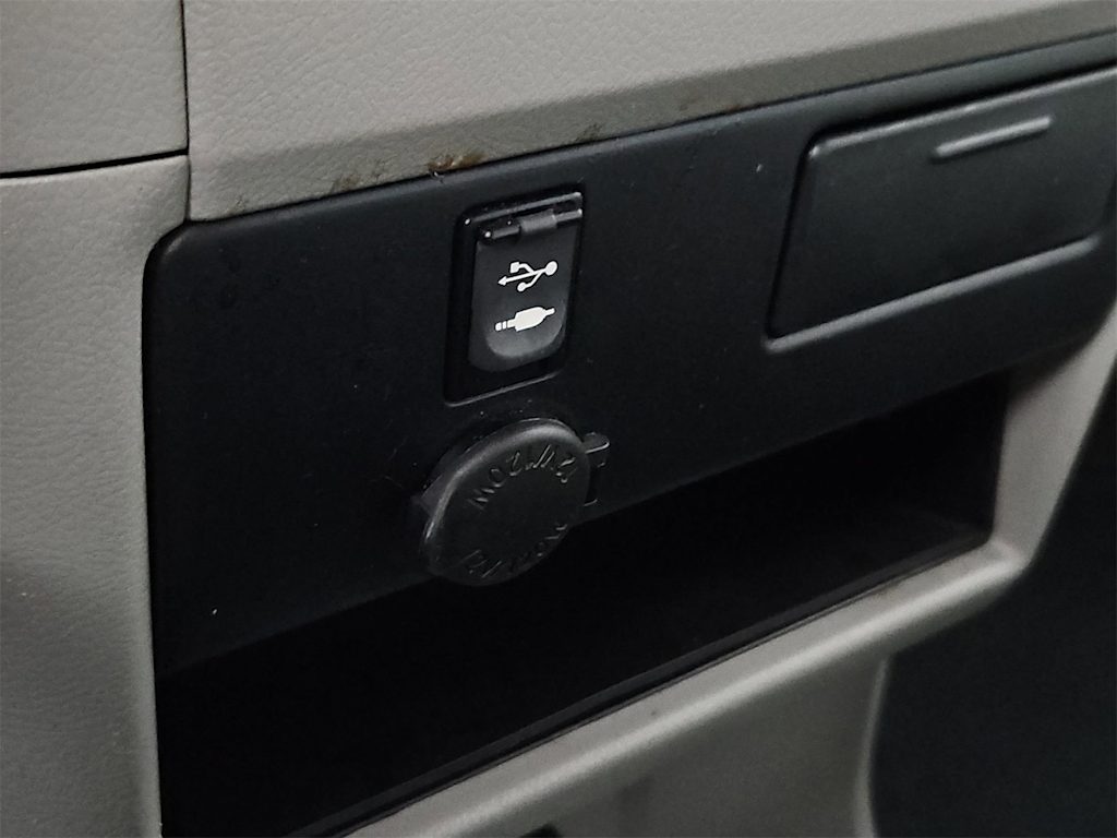 Thumbnail: 2016 Toyota Sienna - 35