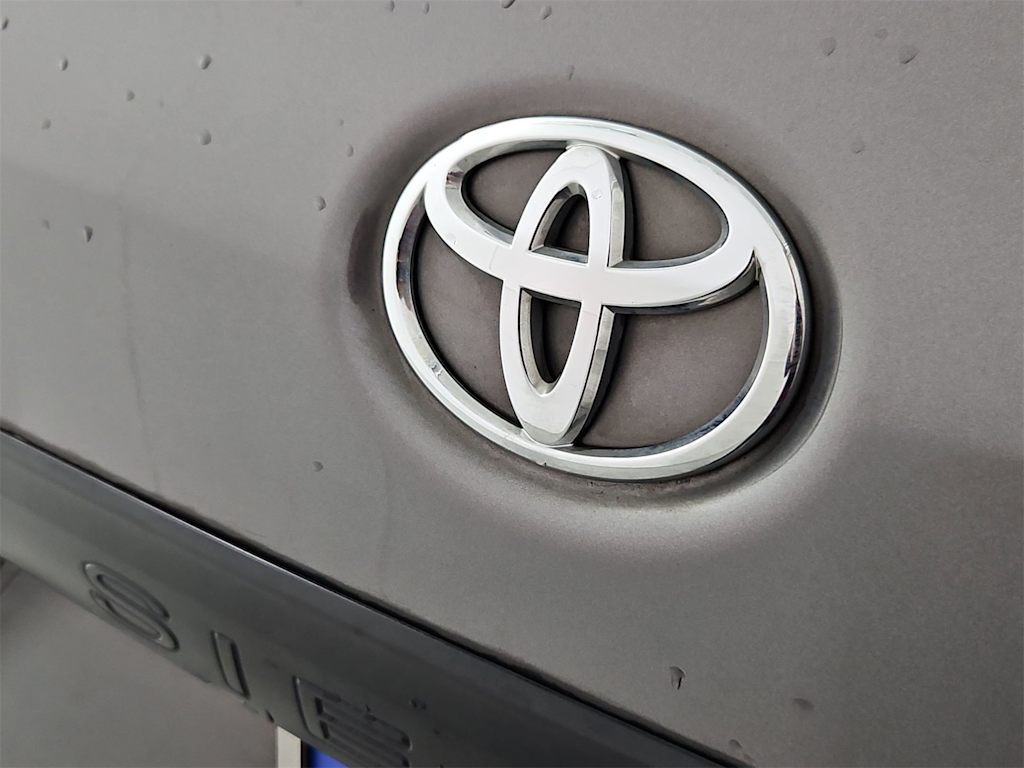 Thumbnail: 2016 Toyota Sienna - 7