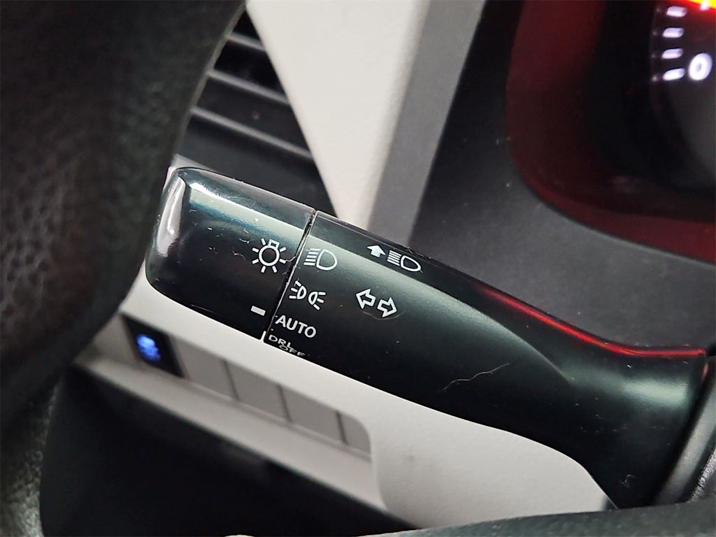 Thumbnail: 2016 Toyota Sienna - 16