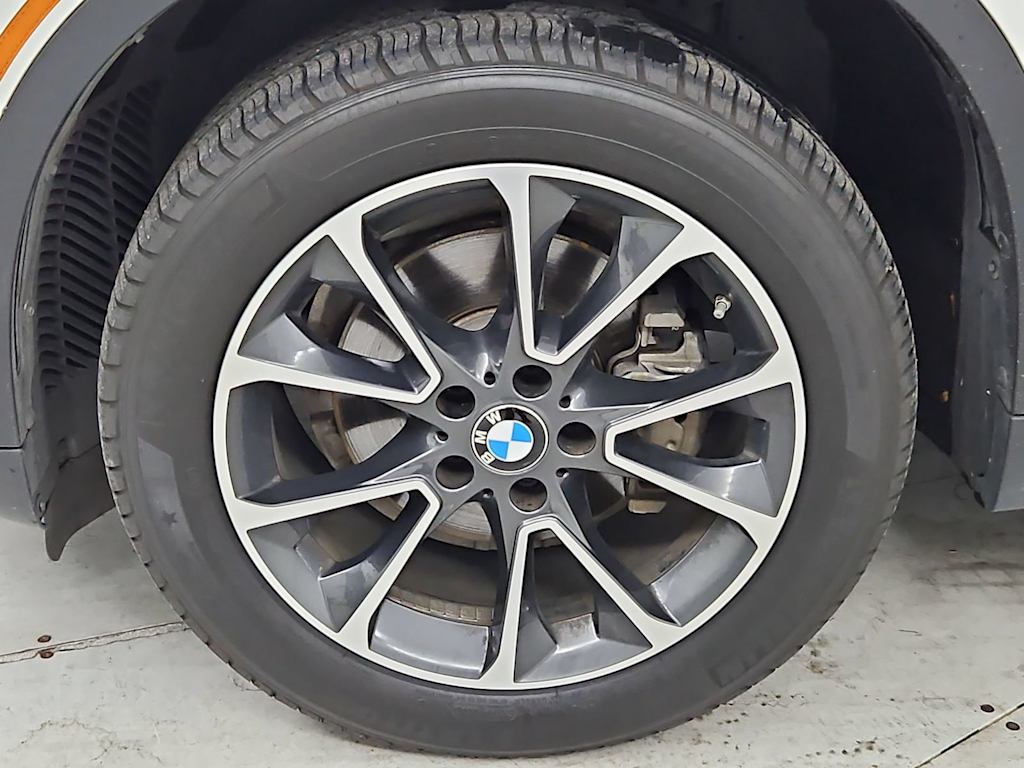 Thumbnail: 2017 BMW X5 - 8