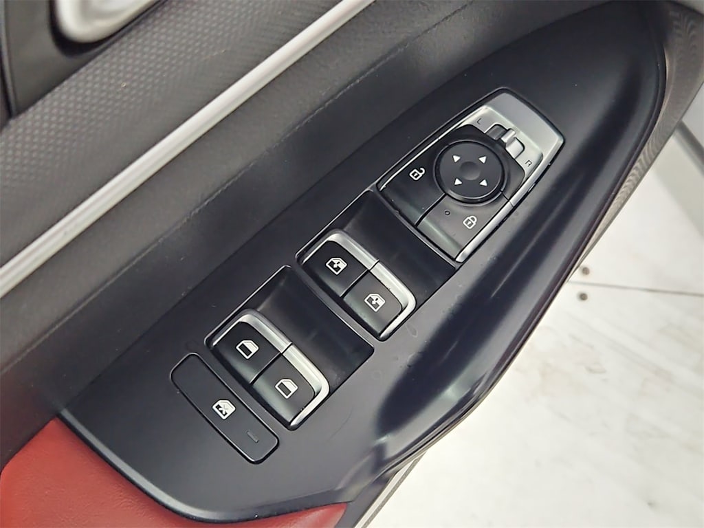 Thumbnail: 2023 Kia K5 - 25