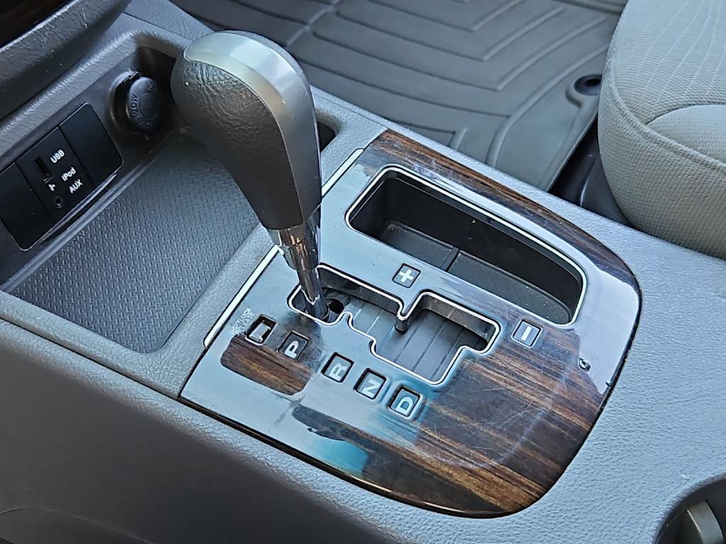 Thumbnail: 2011 Hyundai Santa Fe - 34