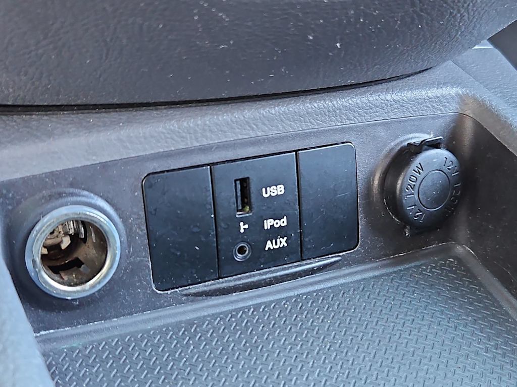Thumbnail: 2011 Hyundai Santa Fe - 33