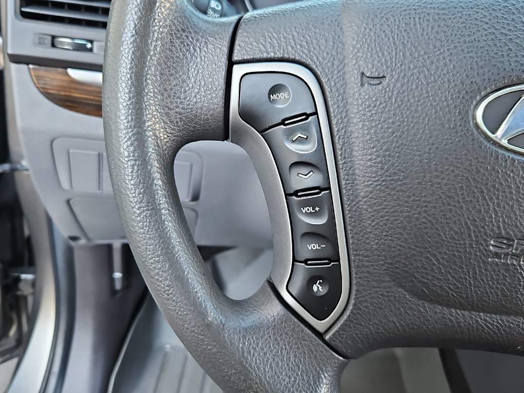 Thumbnail: 2011 Hyundai Santa Fe - 29