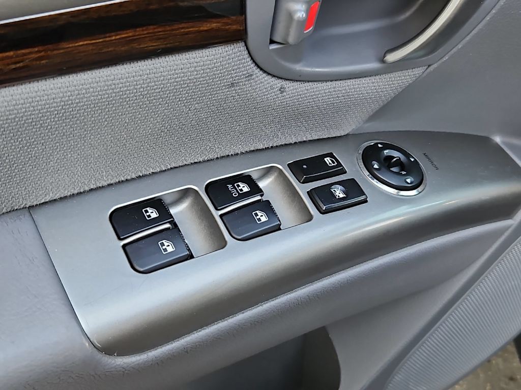 Thumbnail: 2011 Hyundai Santa Fe - 26