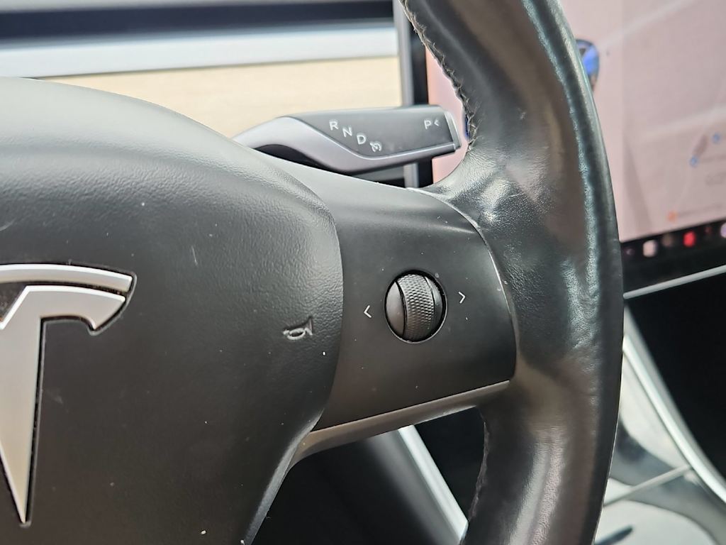 Thumbnail: 2018 Tesla Model 3 - 28