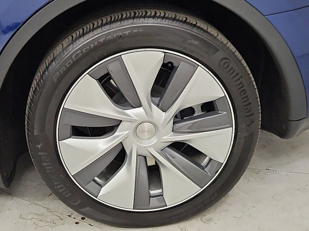 Thumbnail: 2024 Tesla Model Y - 8