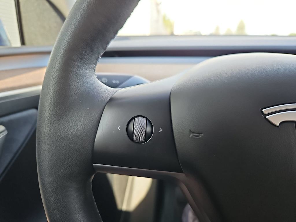 Thumbnail: 2024 Tesla Model Y - 27