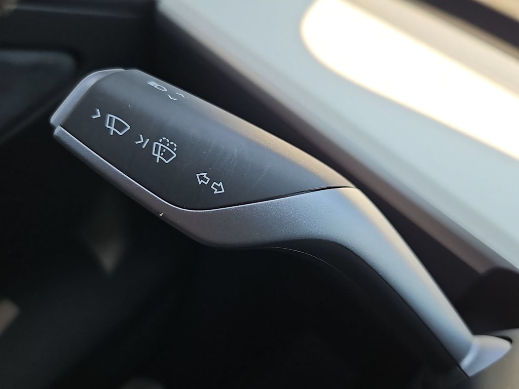 Thumbnail: 2025 Tesla Model Y - 32