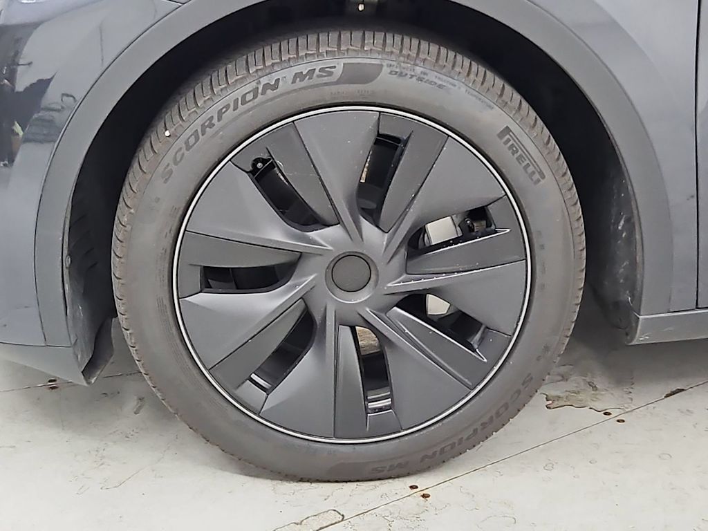 Thumbnail: 2025 Tesla Model Y - 8
