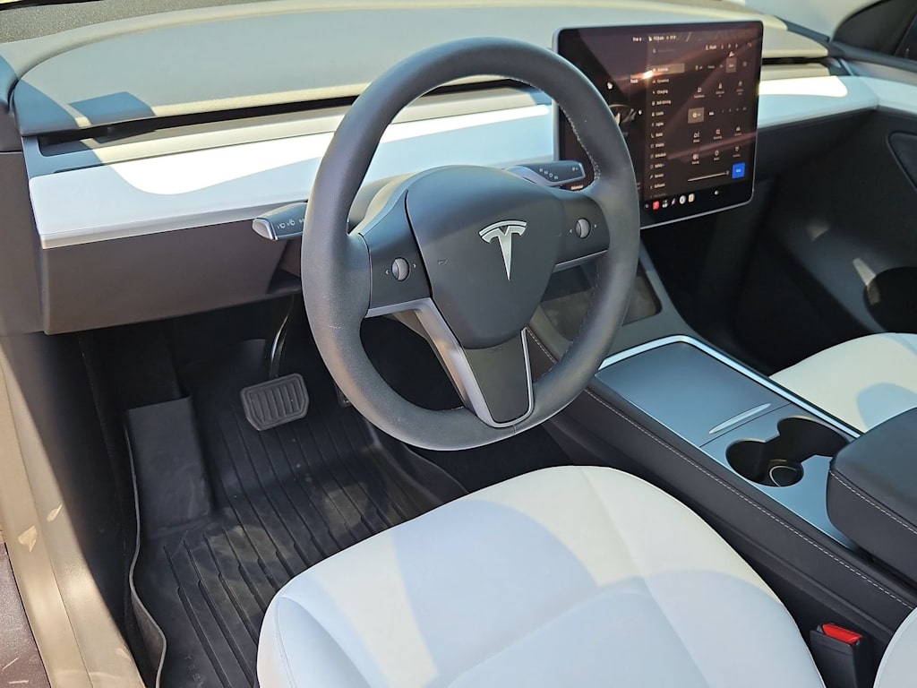 Thumbnail: 2025 Tesla Model Y - 2