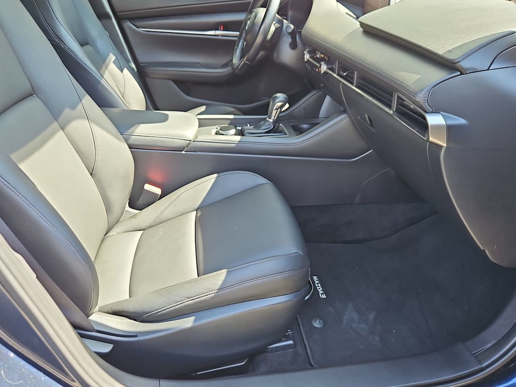 Thumbnail: 2021 Mazda Mazda3 - 11