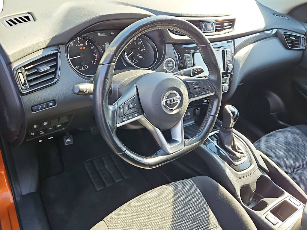 Thumbnail: 2022 Nissan Rogue Sport - 2