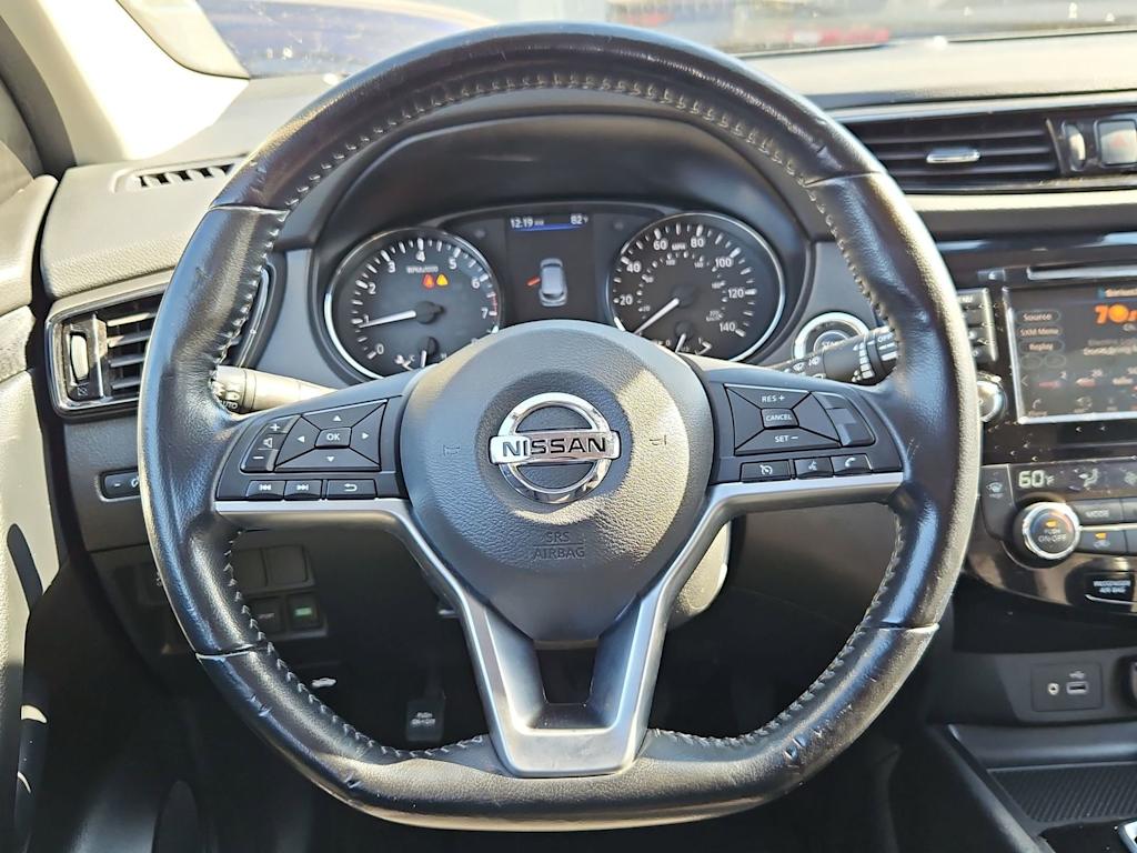 Thumbnail: 2022 Nissan Rogue Sport - 14