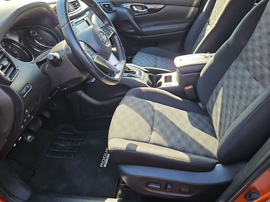Thumbnail: 2022 Nissan Rogue Sport - 11