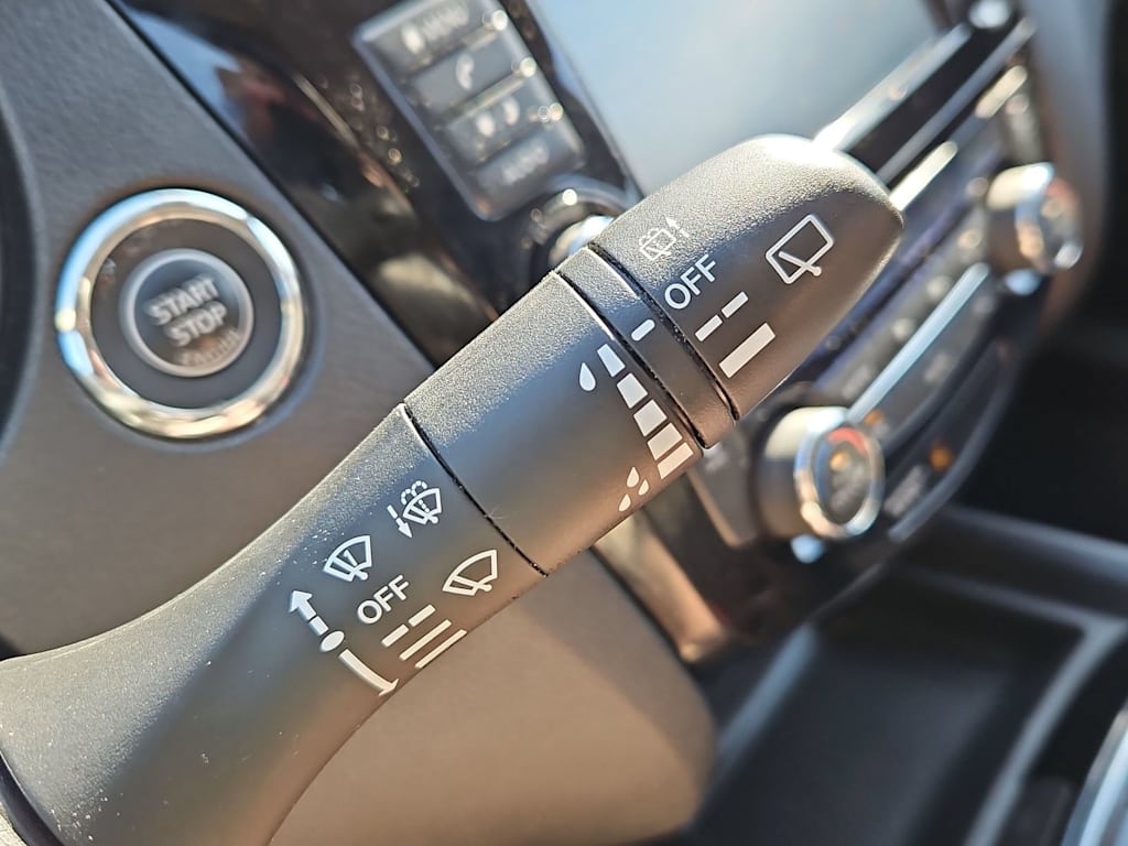 Thumbnail: 2022 Nissan Rogue Sport - 31