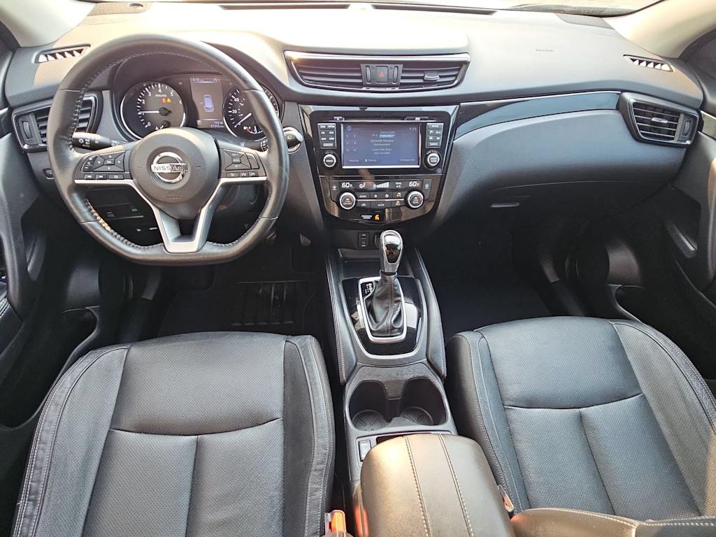 Thumbnail: 2017 Nissan Rogue Sport - 10