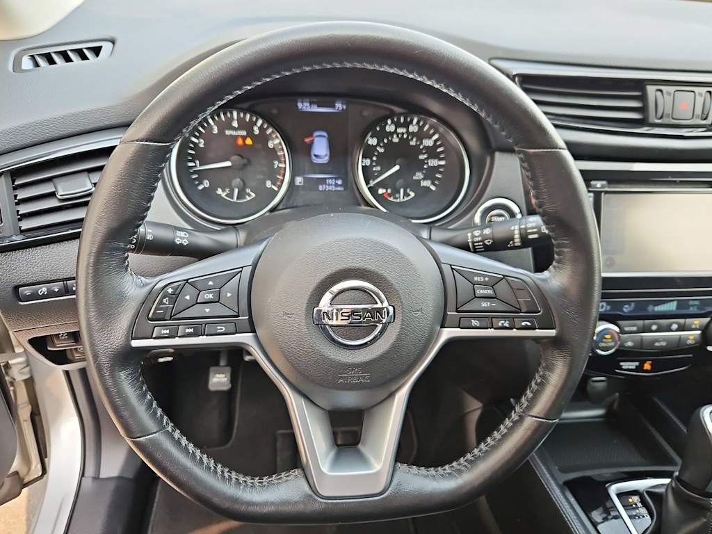 Thumbnail: 2017 Nissan Rogue Sport - 14
