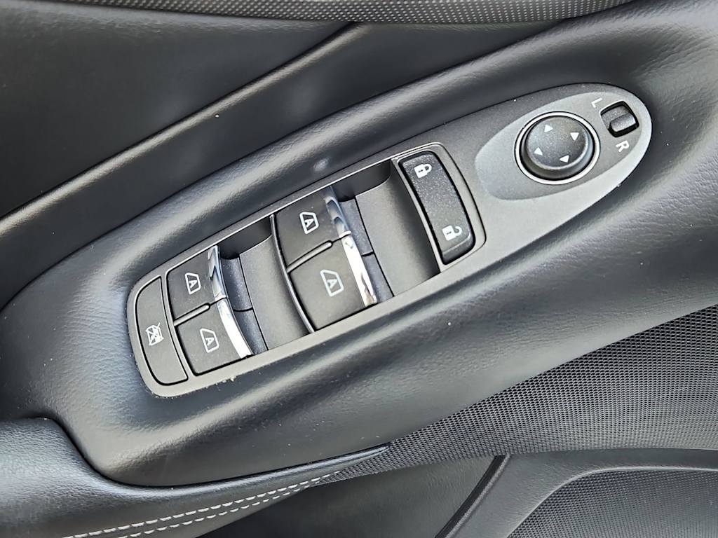 Thumbnail: 2017 INFINITI Q50 - 25