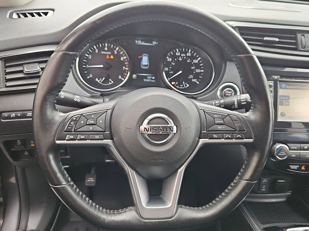 Thumbnail: 2017 Nissan Rogue - 14